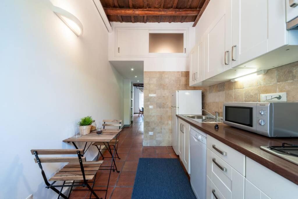 Cappellari- Attic In Campo De' Fiori Apartment *