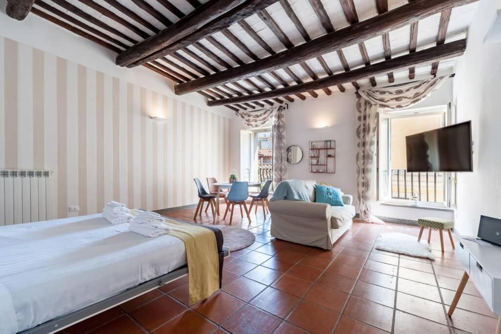 Cappellari- Attic In Campo De' Fiori